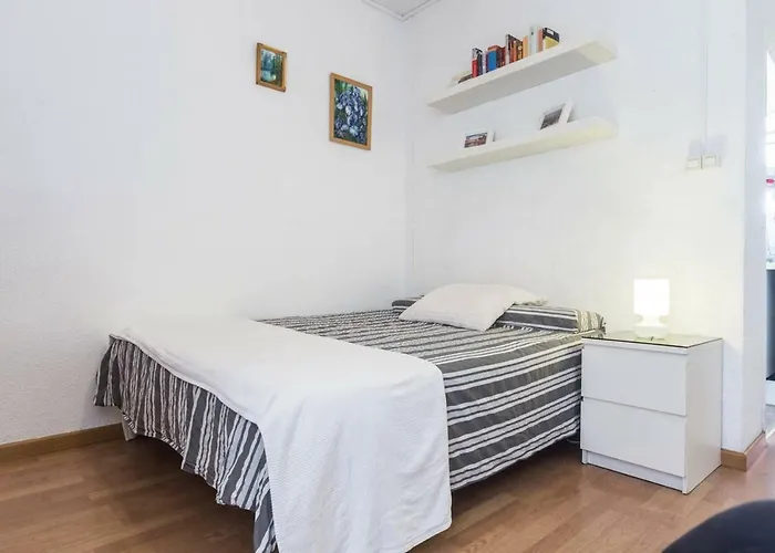 アパート Arrendamiento De Temporada En Ruzafa バレンシア